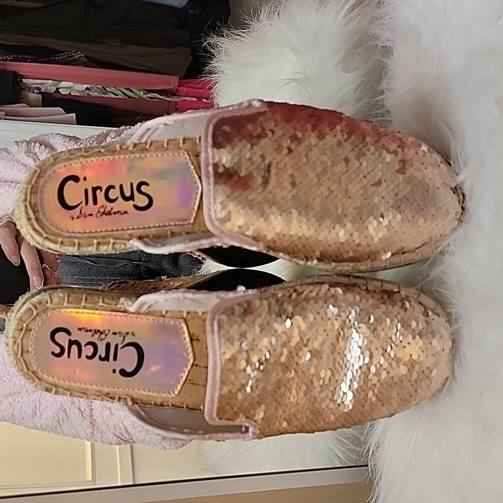 Circus by Sam Edelman slides